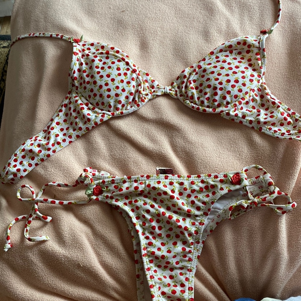 Luli fama rose bikini